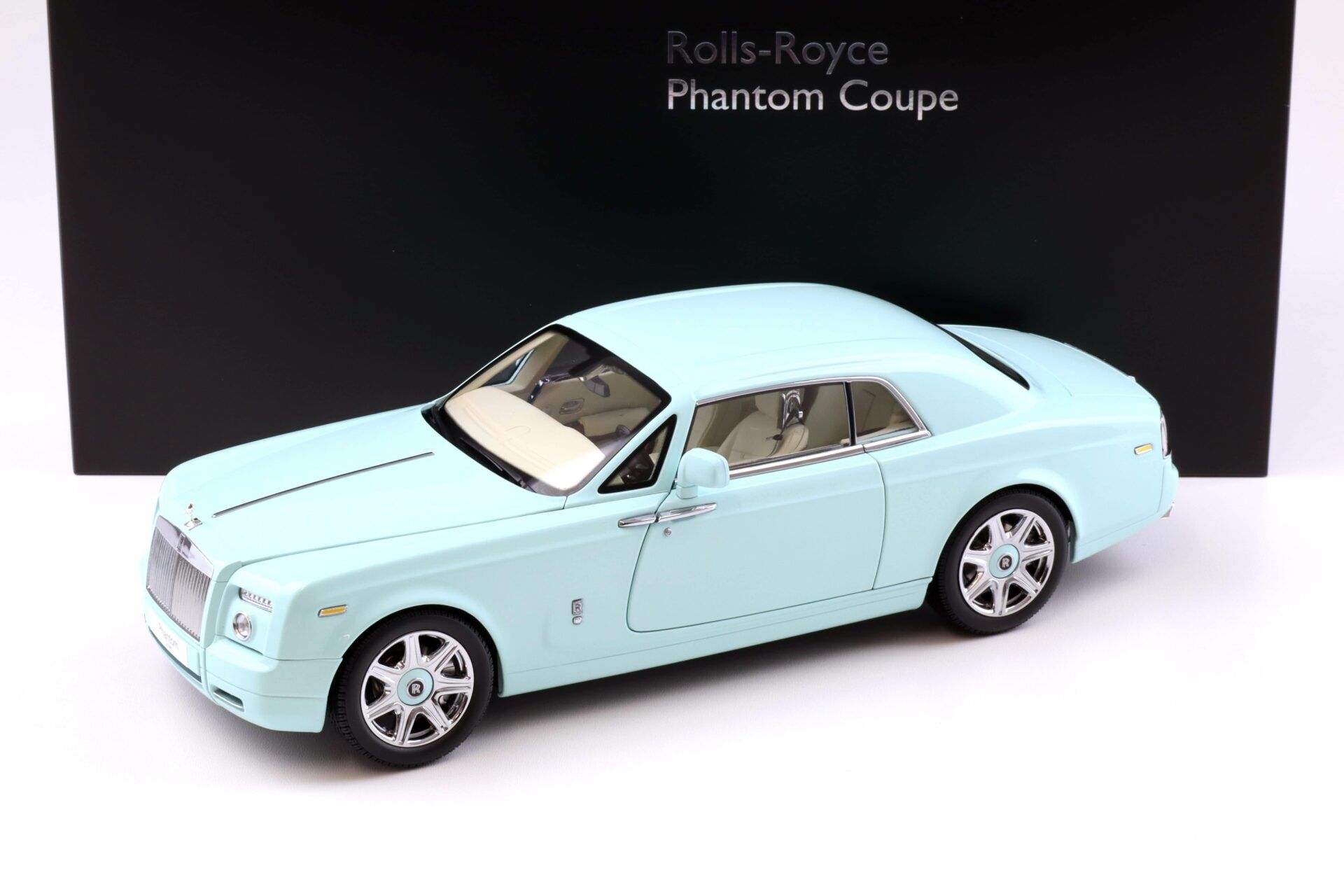 KYOSHO ROLLS ROYCE PHONTOM COUPE TURQUOISE 1:18