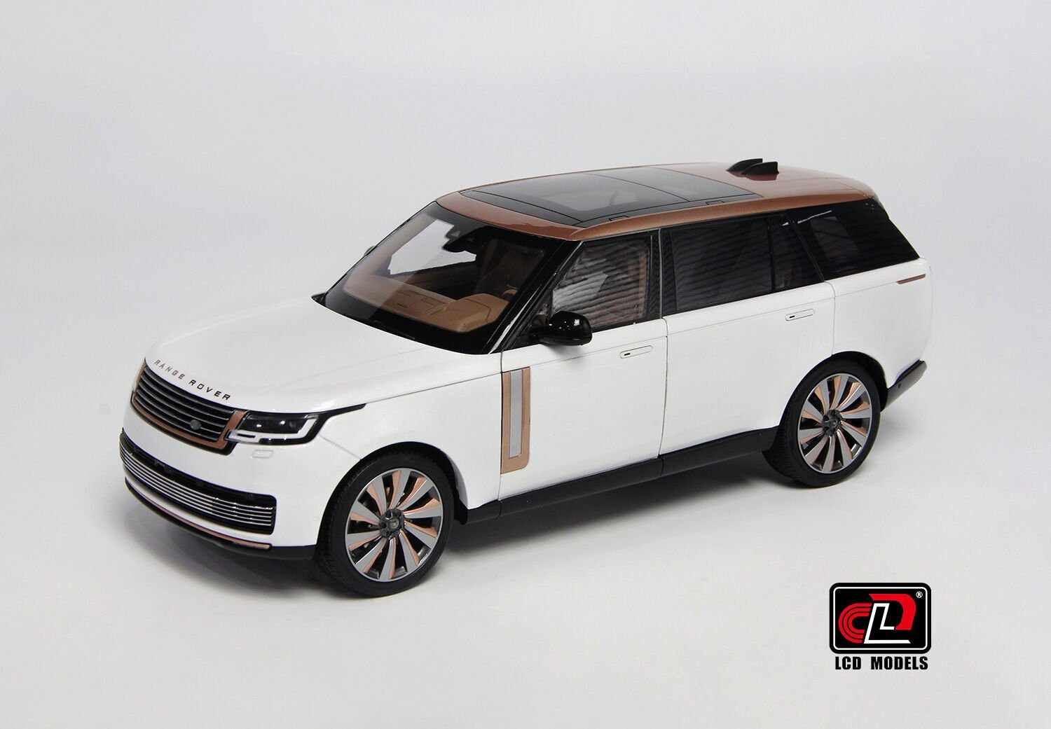 LCD MODELS LAND ROVER RANGE ROVER 2022 1:18