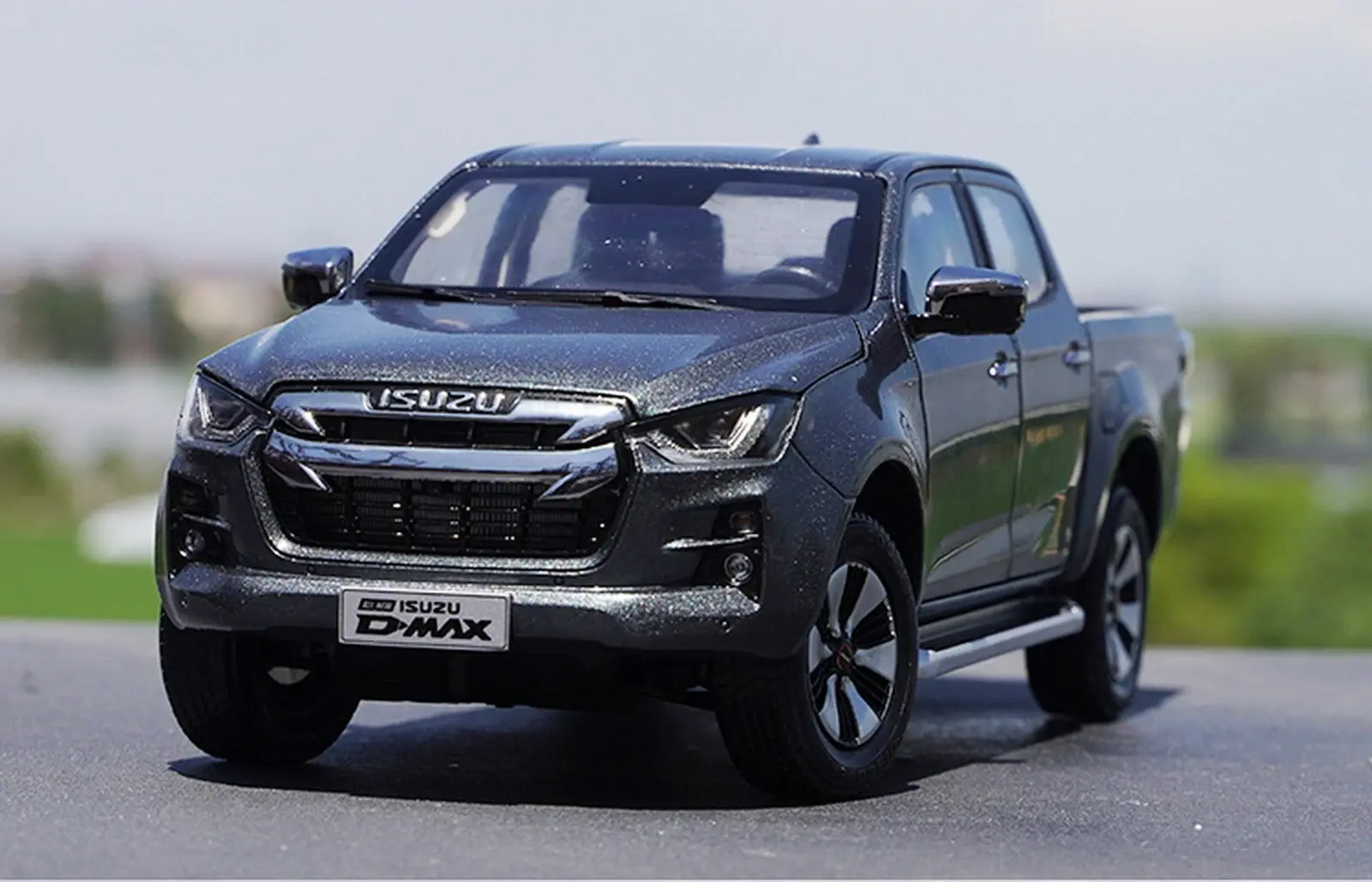 PAUDI ISUZU D-MAX 2021 1:18