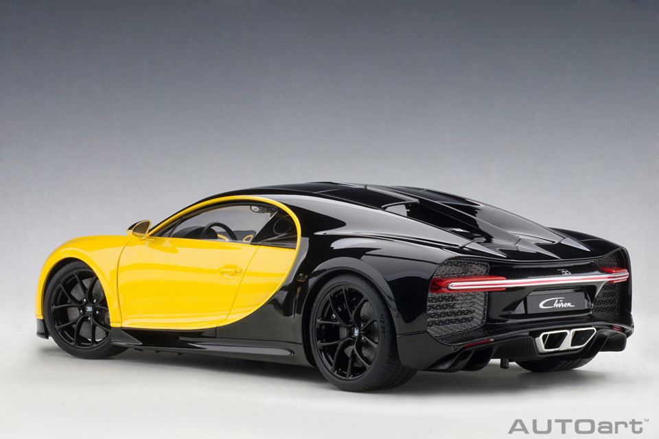 1:18 Autoart 2017 Bugatti Chiron (Jaune MolsheimNocturne Black)