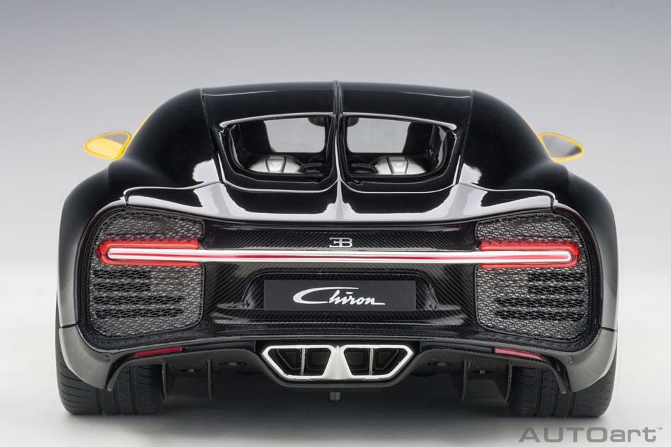 1:18 Autoart 2017 Bugatti Chiron (Jaune MolsheimNocturne Black)