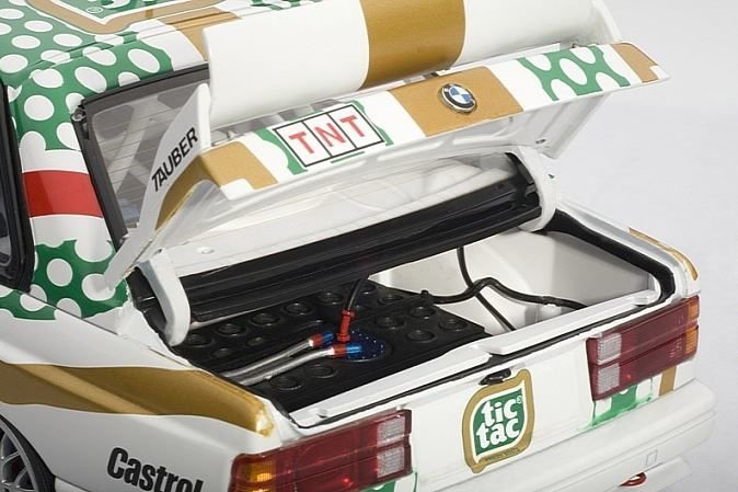 MINICHAMPS BMW M3 TIC TAC 1991 (180912043) 1:18