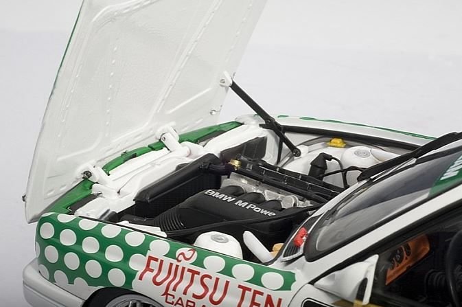 MINICHAMPS BMW M3 TIC TAC 1991 (180912043) 1:18