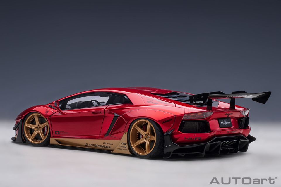 AUTOART LIBERTY WALK LAMBORGHINI AVENTADOR LMTD 1:18 (79182)