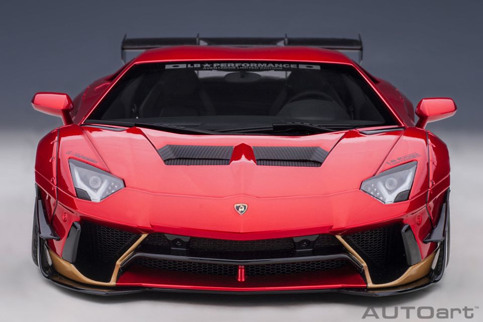 AUTOART LIBERTY WALK LAMBORGHINI AVENTADOR LMTD 1:18 (79182)