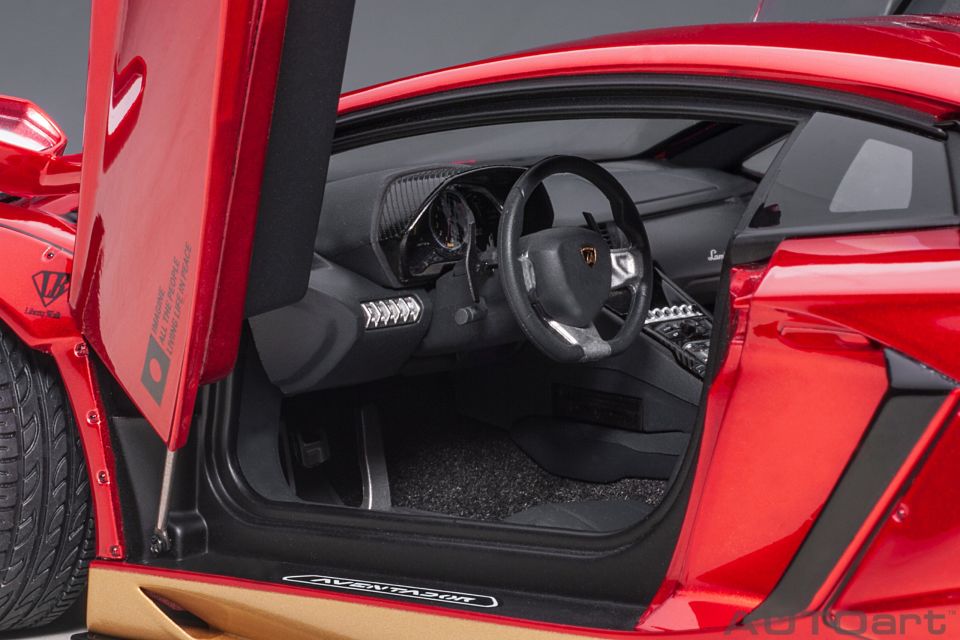 AUTOART LIBERTY WALK LAMBORGHINI AVENTADOR LMTD 1:18 (79182)