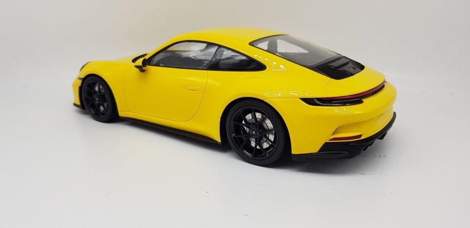 MINICHAMPS PORSCHE 911 (992) GT3 TOURING 2022 (117069021) 1:18