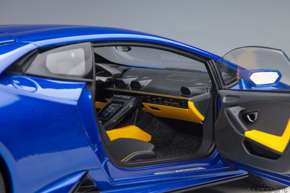 1:18 Autoart 2019 Lamborghini Huracan Evo (Blu Nethuns)