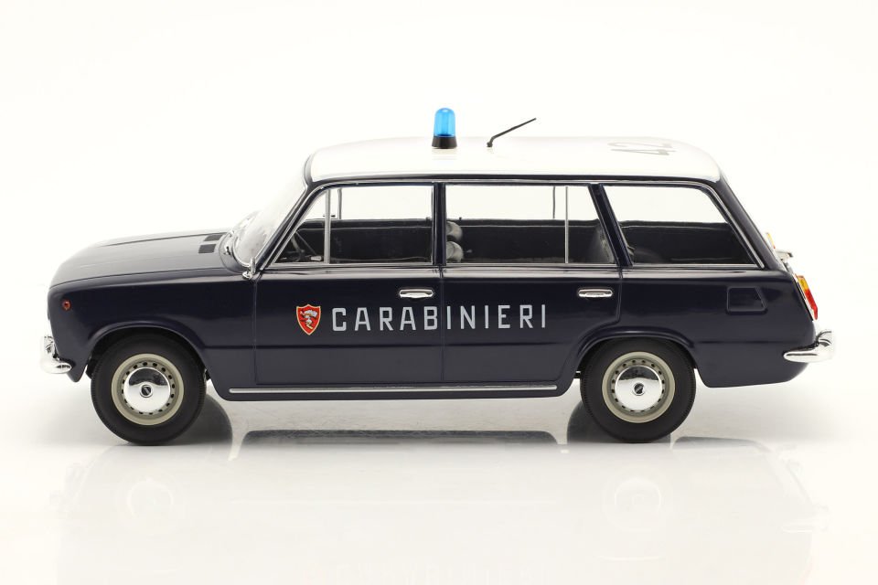 TRIPLE 9 FIAT 124 FAMİLİARE CARABİNİERİ 1972 1:18 (1800222)