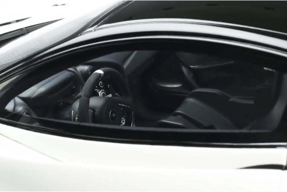 GT SPIRIT MCLAREN 765 LT 1:18 (GT861)