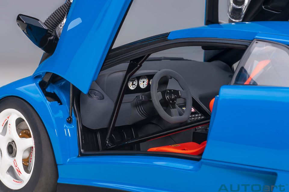 AUTOART LAMBORGHINI DIABLO SV-R 1:18 (79148)
