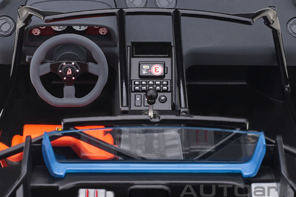 AUTOART LAMBORGHINI DIABLO SV-R 1:18 (79148)