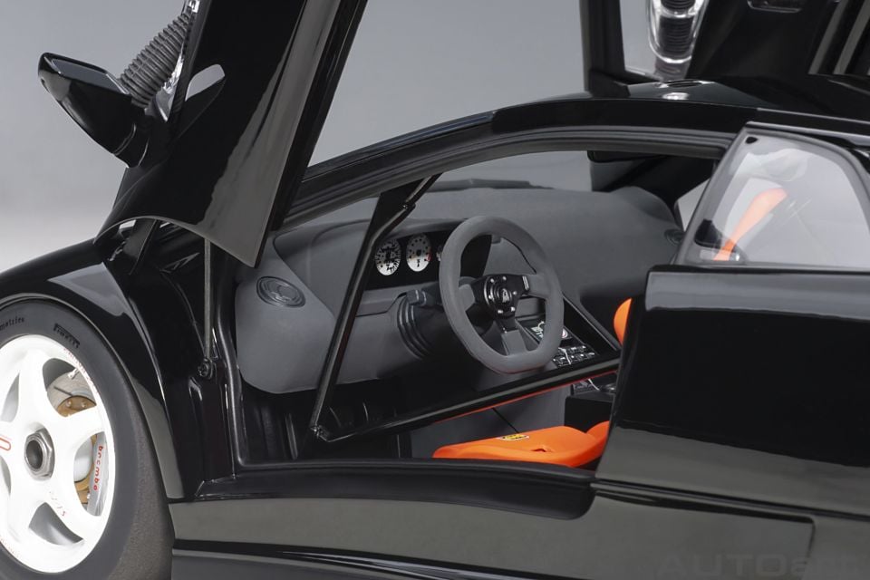 1:18 Autoart Lamborghini Diablo SV-R (Deep Black)