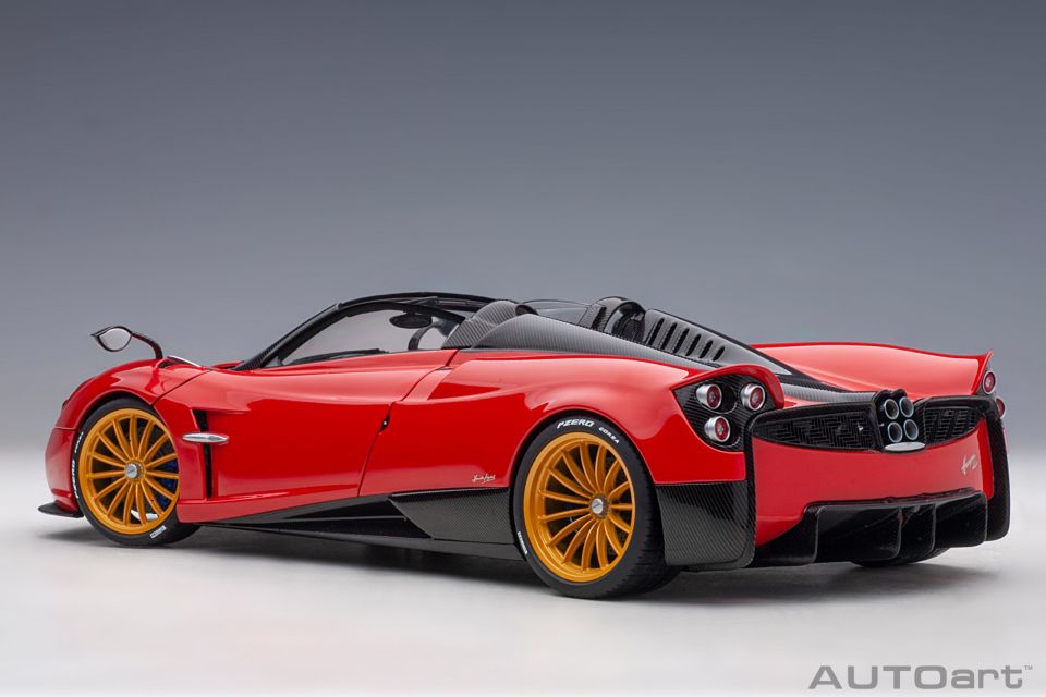 1:18  Autoart Pagani Huayra Roadster