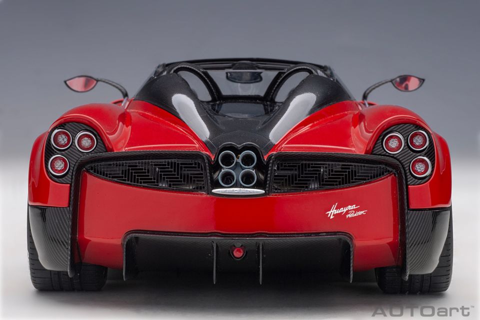 1:18  Autoart Pagani Huayra Roadster