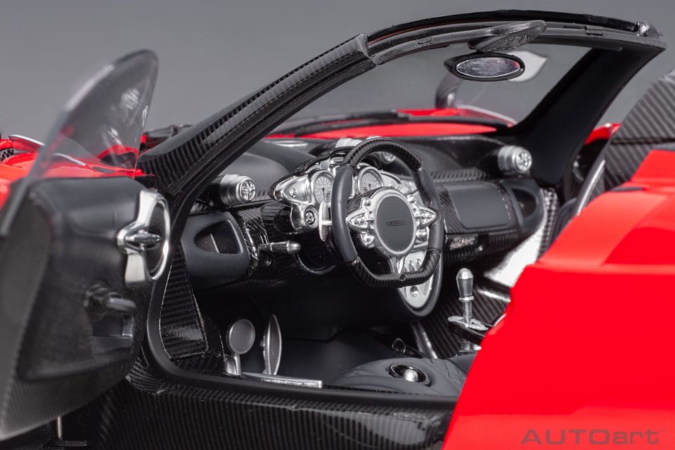 1:18  Autoart Pagani Huayra Roadster