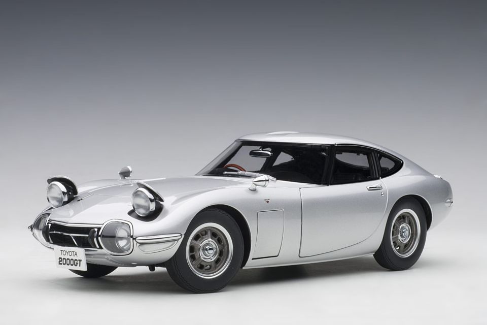 AUTOART TOYOTA 2000 GT 1:18 (78752)