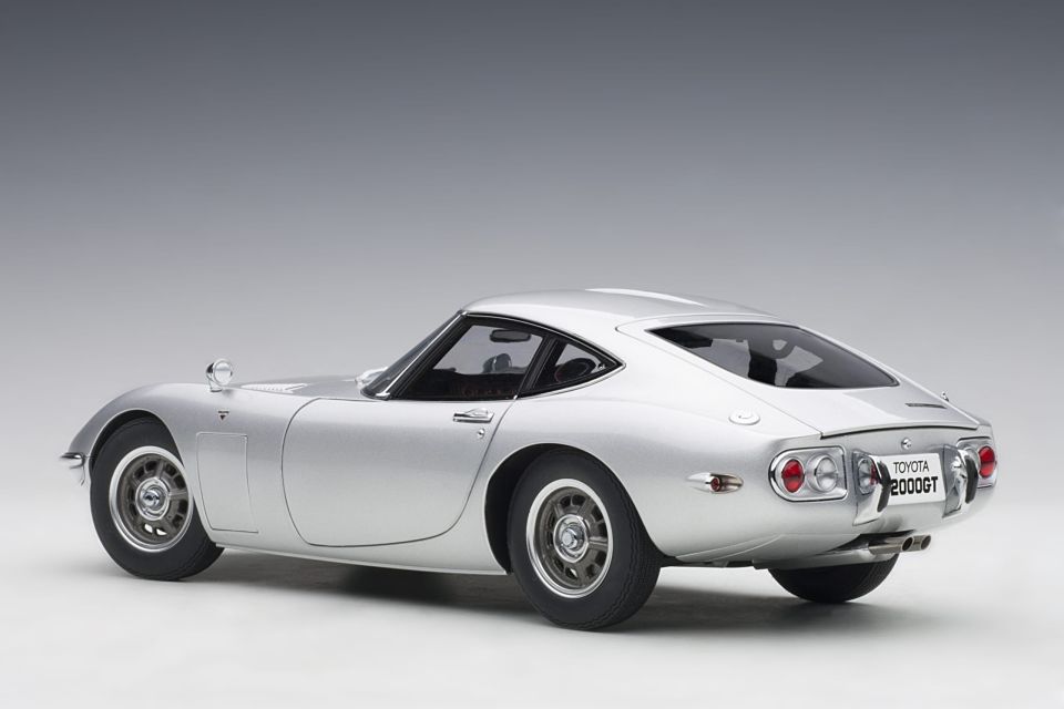AUTOART TOYOTA 2000 GT 1:18 (78752)