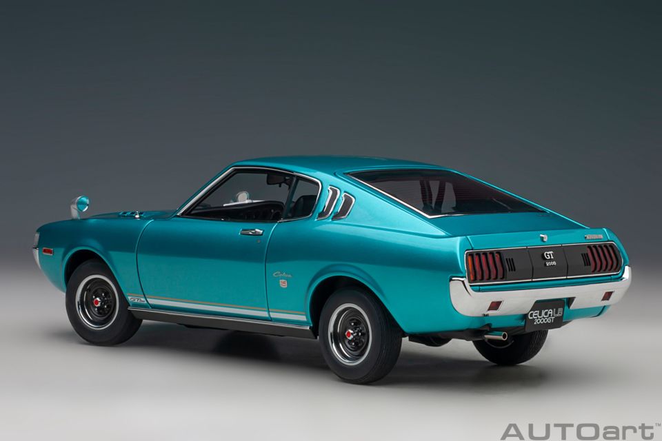 AUTOART TOYOTA CELICA LIFTBACK 2000GT 1:18 (78767)