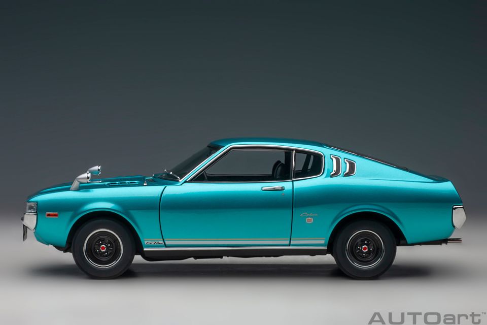 AUTOART TOYOTA CELICA LIFTBACK 2000GT 1:18 (78767)