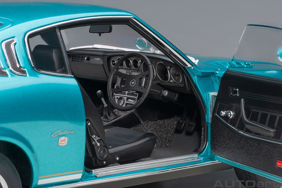 AUTOART TOYOTA CELICA LIFTBACK 2000GT 1:18 (78767)