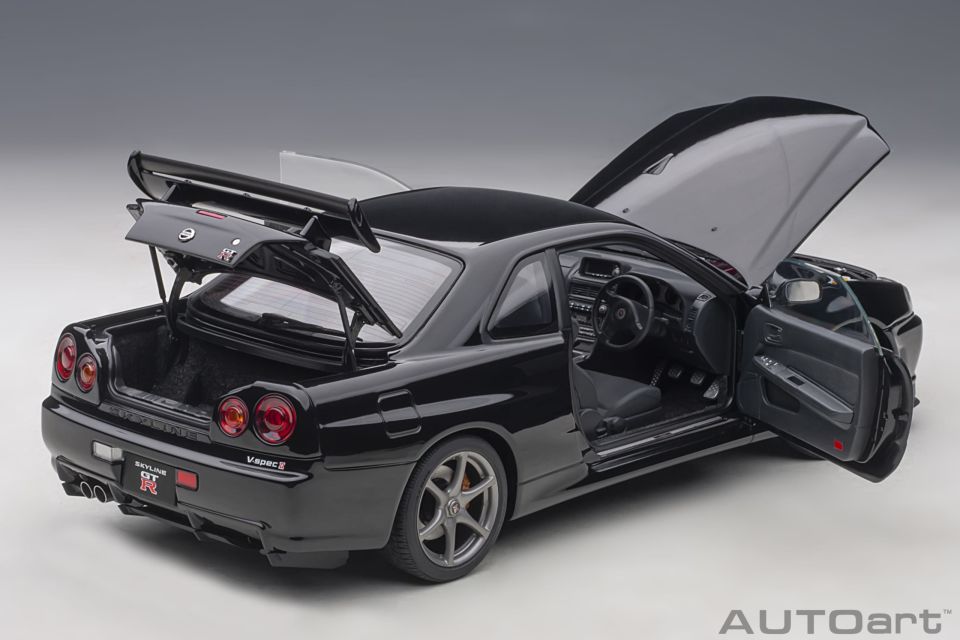 AUTOART NISSAN SKYLINE GT-R (R34) V-SPEC II 1:18 (77407)