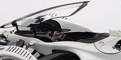 AUTOART RED BULL X2010 WHITE (18105) 1:18