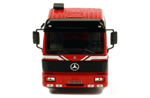 IXO MERCEDES BENZ SK II (MCG18137) 1:18