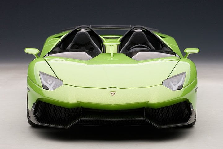 AUTOART LAMBORGHINI AVENTADOR J GREEN 1:18 (74677)