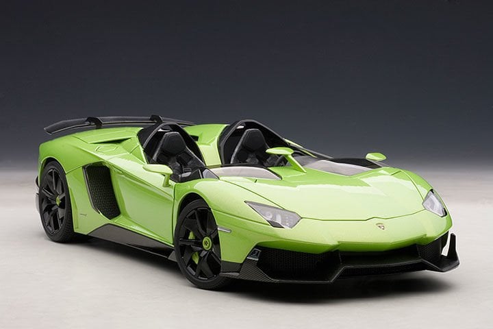 AUTOART LAMBORGHINI AVENTADOR J GREEN 1:18 (74677)