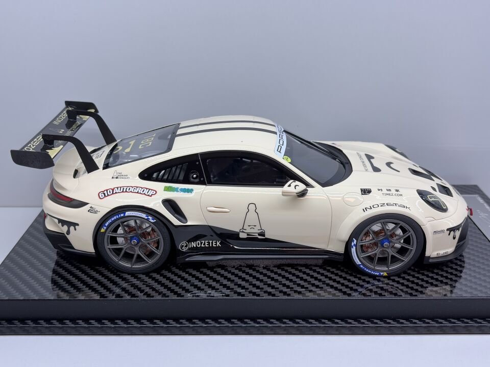 VIP SCALE MODELS PORSCHE 911 GT3 (992.1) CUP 1:18