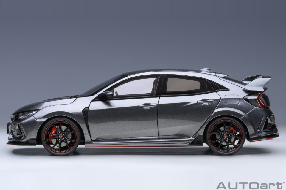 AUTOART HONDA CIVIC TYPE R (FK8) 2021 1:18 (73221)