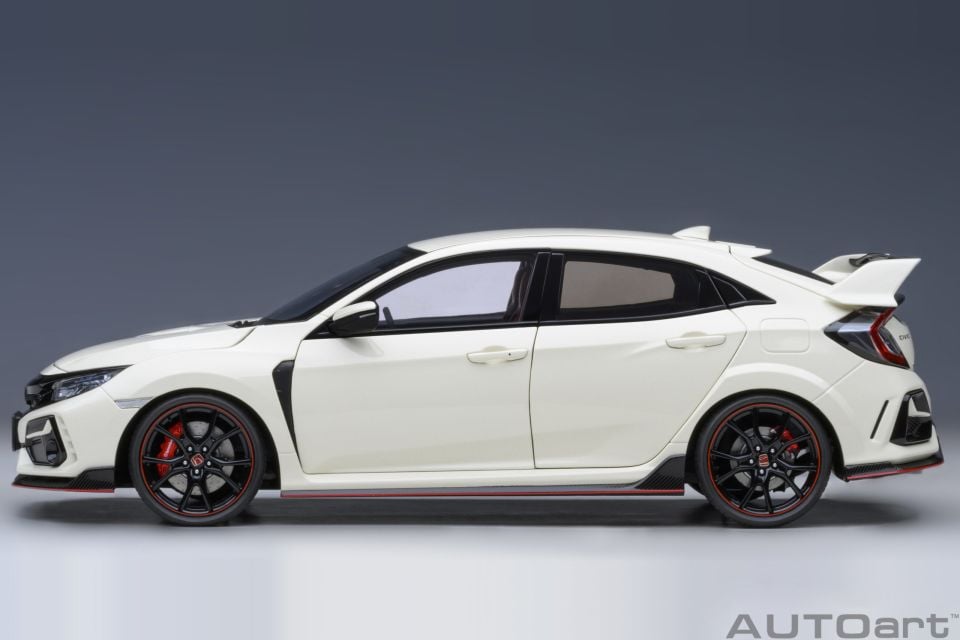 AUTOART HONDA CIVIC TYPE R (FK8) 2021 1:18 (73220)