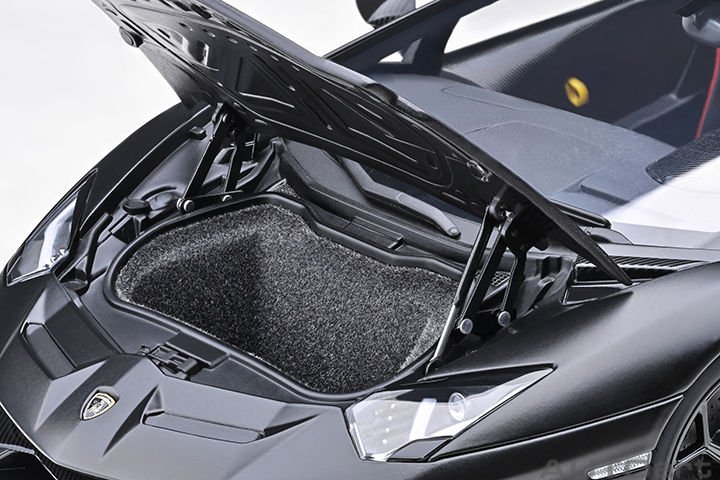 AUTOART LAMBORGHINI AVENRADOR SJV NERO NEMESIS MATT BLACK 1:18 (79219)