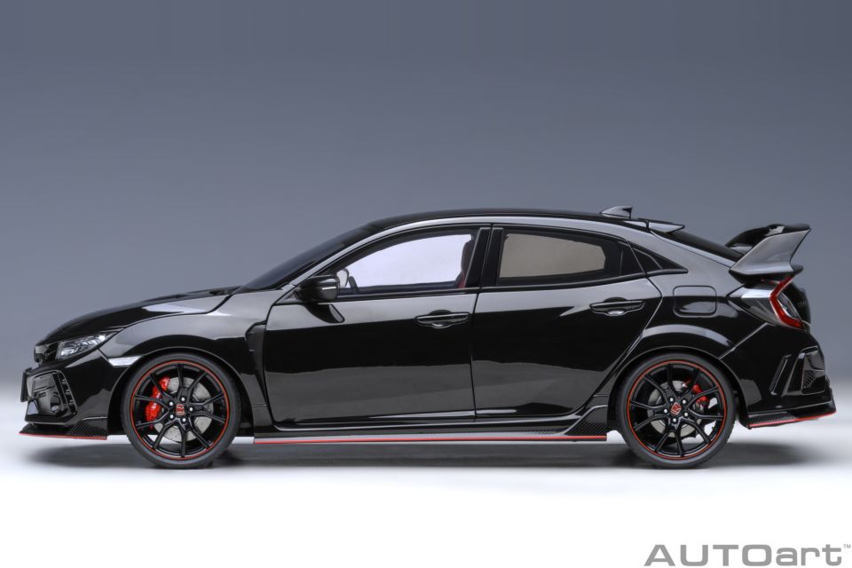 1:18 Autoart 2021 Honda Civic Type R (FK8) (crystal black pearl)