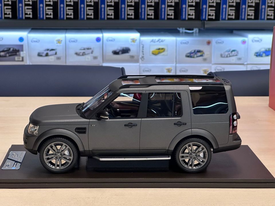 MOTORHELİX LAND ROVER DISCOVERY 4 1:18