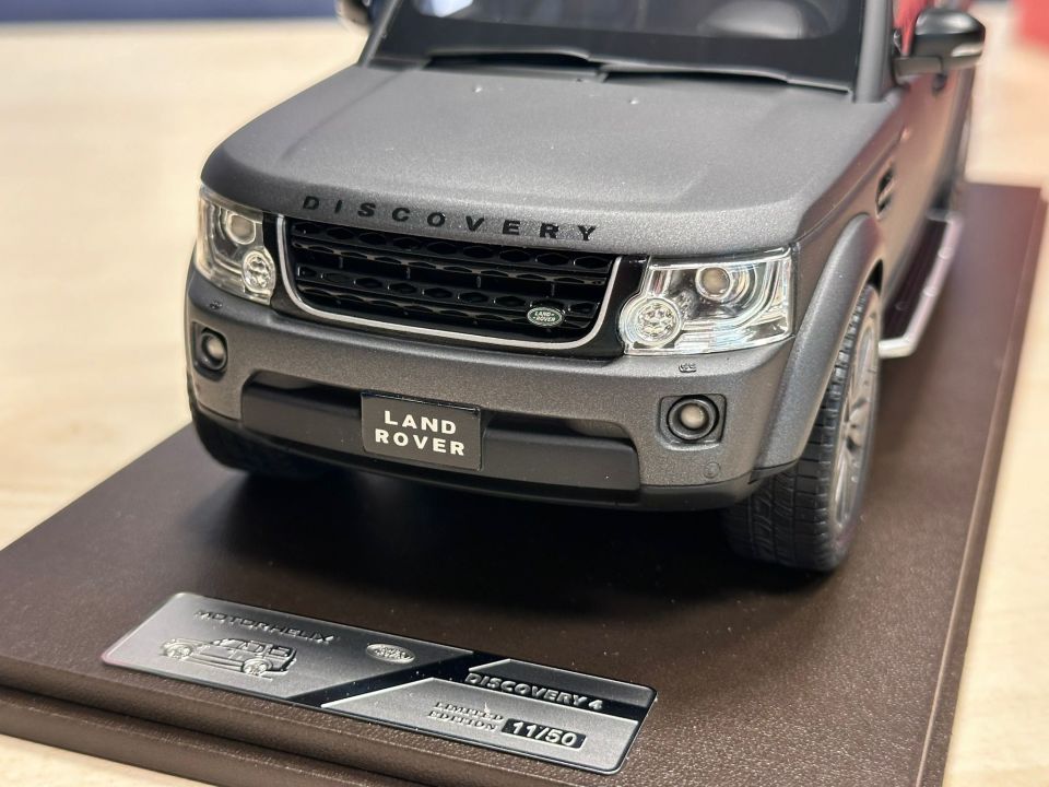 MOTORHELİX LAND ROVER DISCOVERY 4 1:18