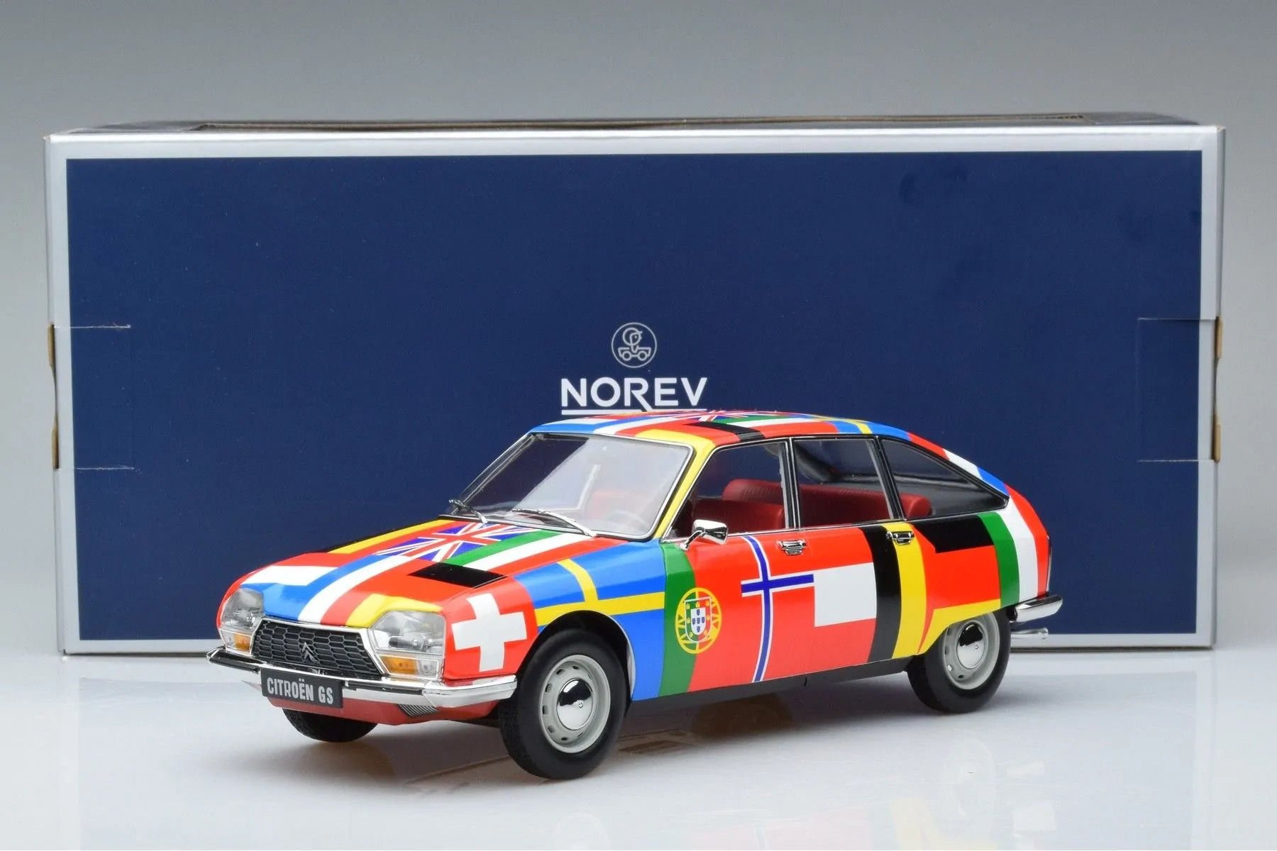 NOREV CITROEN GS FLAGS DRAPEAUX 1972 1:18