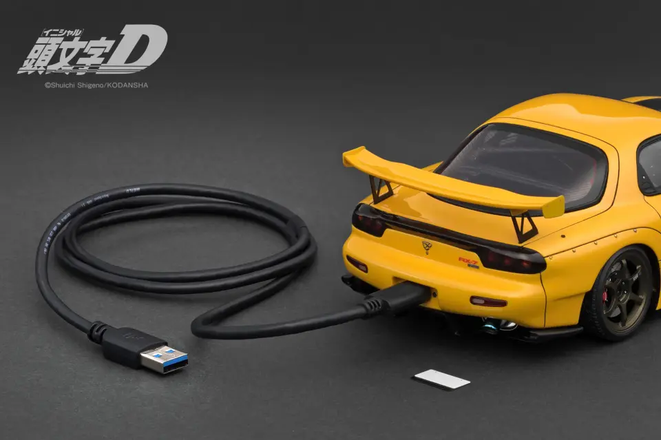 IGNITION MODEL INITIAL D MAZDA RX-7 (FD3S) YELLOW LED VER. 1:18 (IG3801)