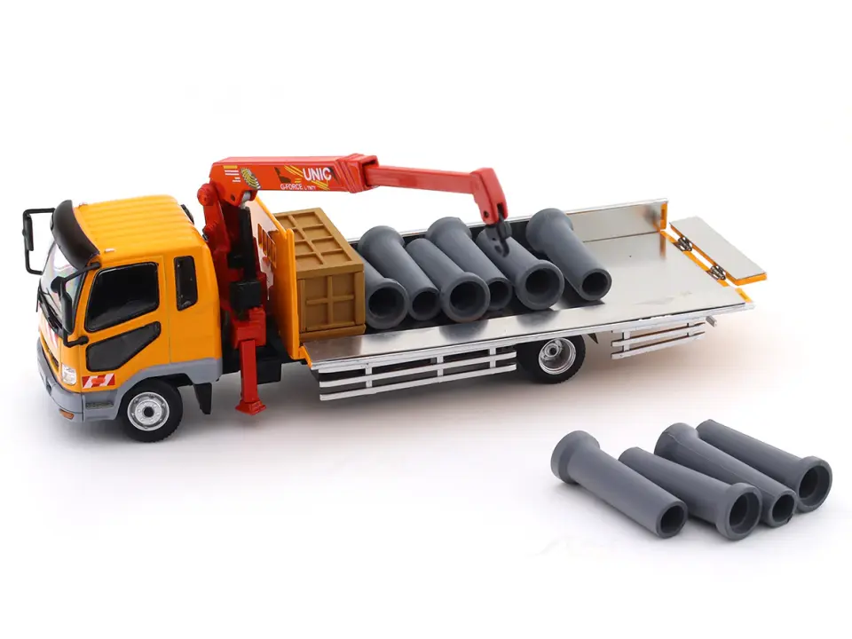 G.C.D. MITSUBISHI FUSO FIGHTER (1024) BOOM TRUCK 1:64