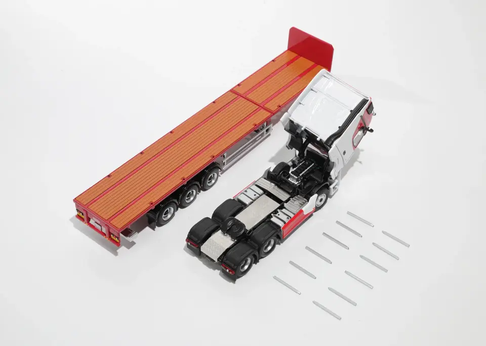 G.C.D. MERCEDES ACTROS GIGASPACE RED 1:64