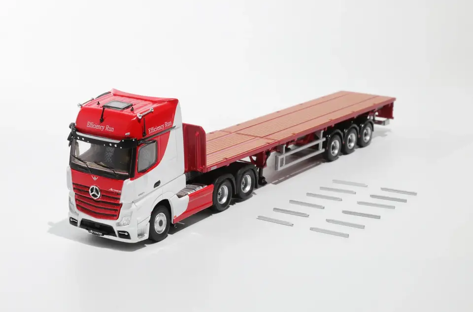 G.C.D. MERCEDES ACTROS GIGASPACE RED 1:64