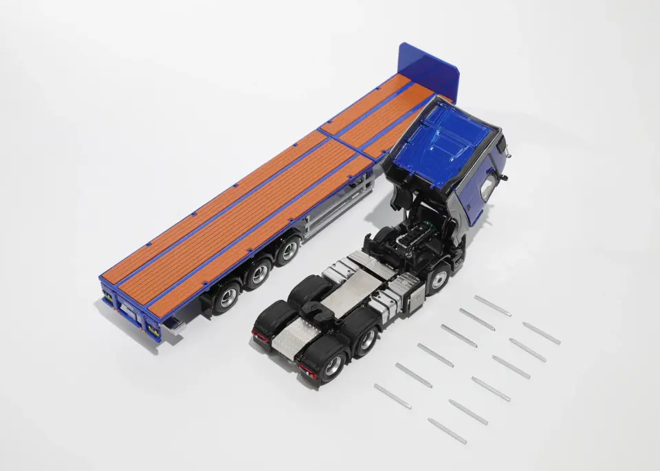 G.C.D. MERCEDES ACTROS GIGASPACE BLUE 1:64