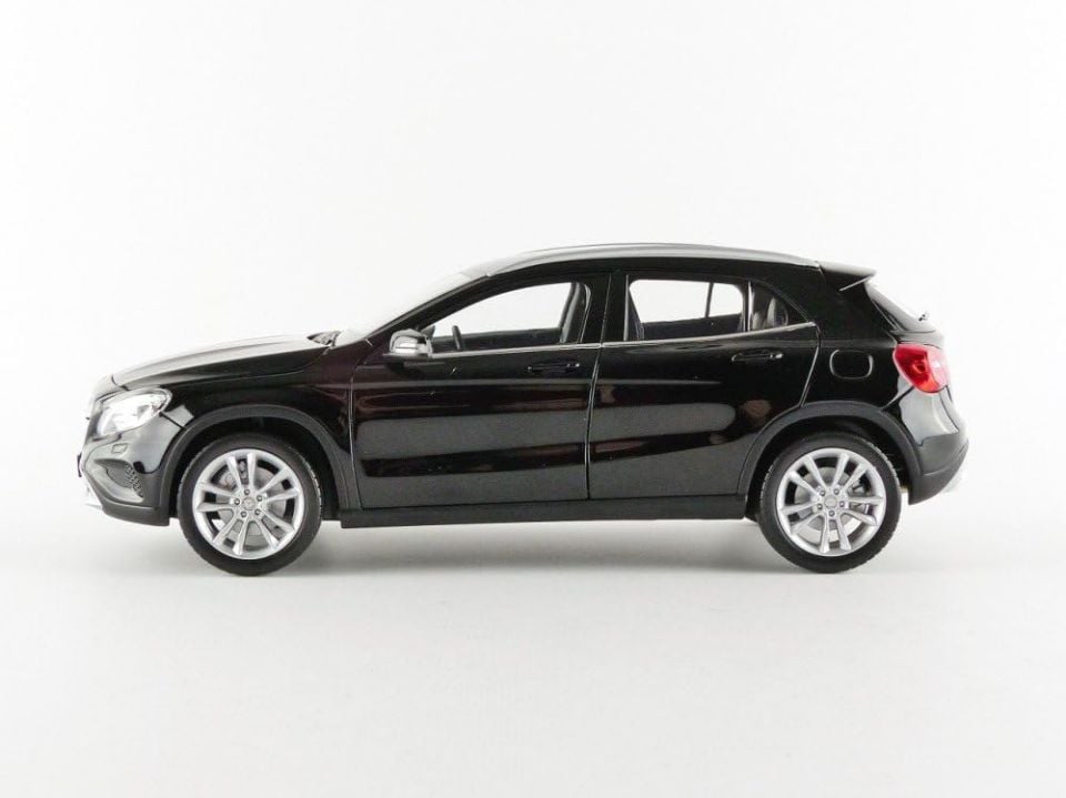 NOREV MERCEDES BENZ GLA 2014 1:18 (183450)