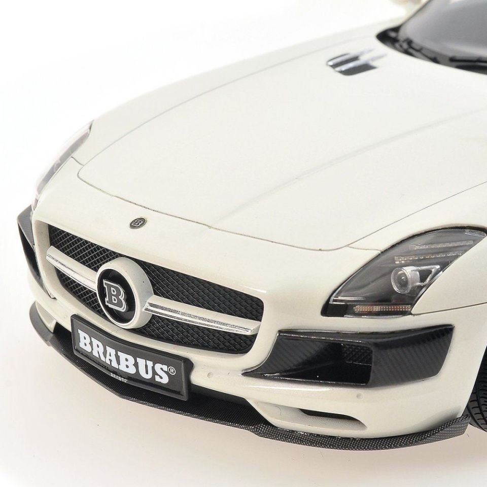 MINICHAMPS MERCEDES BRABUS 700 BITURBO ROADSTER 2013 (107032130) 1:18