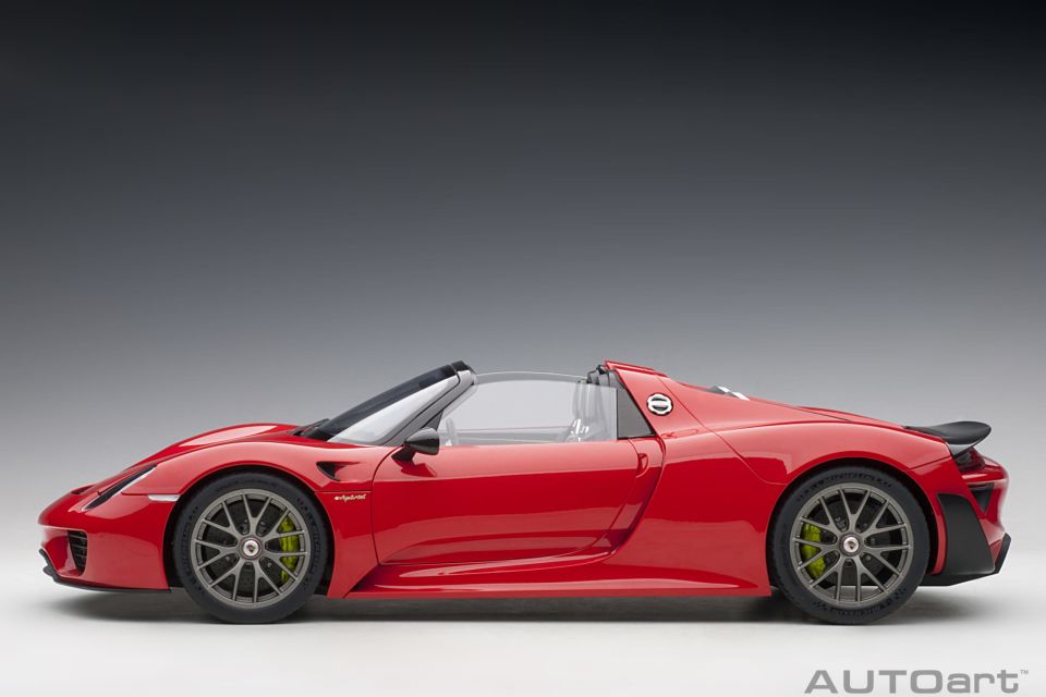 AUTOART 1:12 Porsche 918 Speyder Weissach Paketi (12122)