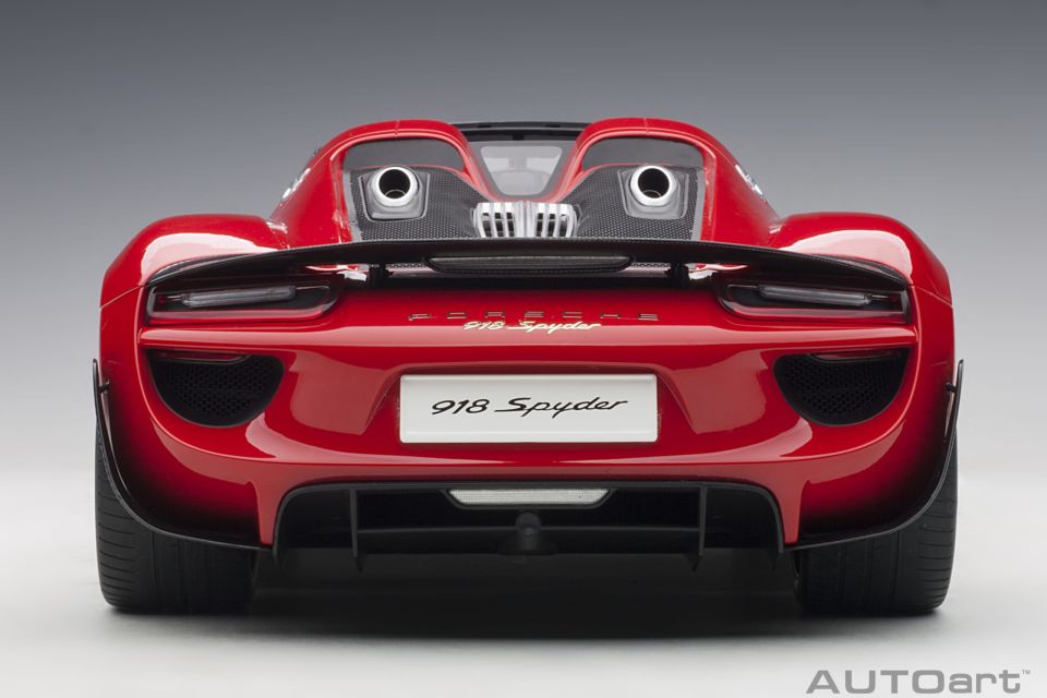 AUTOART 1:12 Porsche 918 Speyder Weissach Paketi (12122)