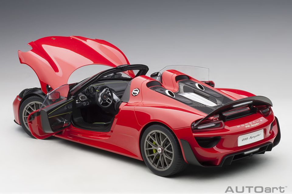Autoart Porsche 918 Speyder Weissach Paketi 1:12 (12122)