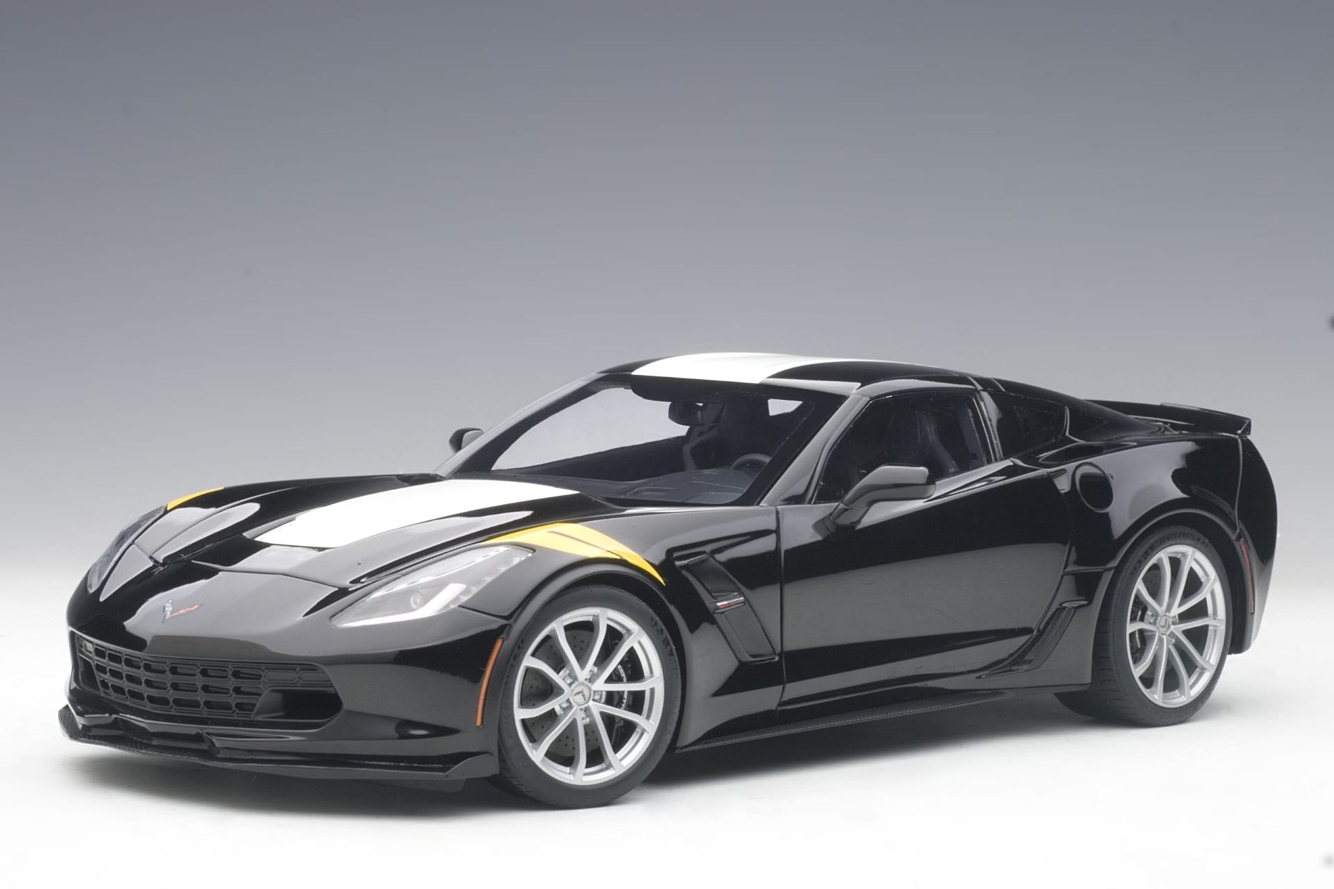 AUTOART Chevrolet Corvette C7 Grand Sport 1:18