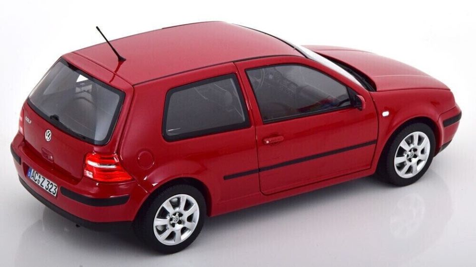 NOREV VOLKSWAGEN GOLF 4 2002 1:18 (188573)